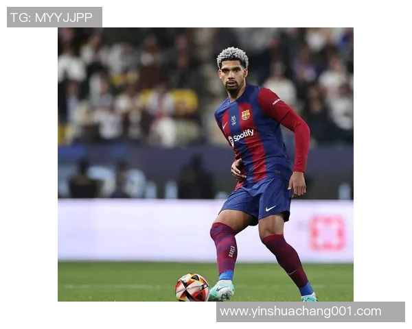 当代足球后卫领域最杰出的球员是谁分析与评选 当代足球后卫领域最杰出的球员是谁分析与评选